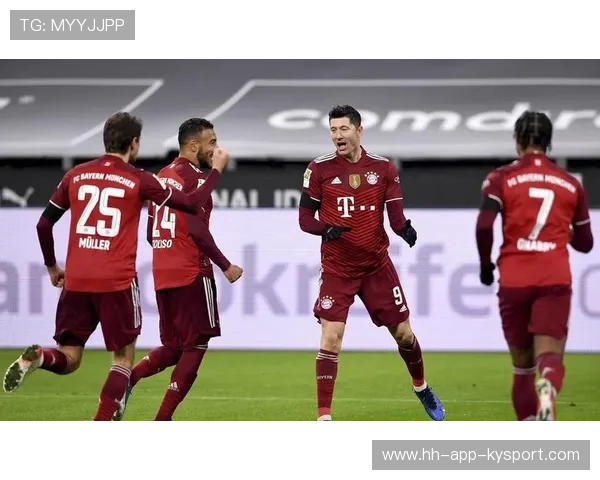 德甲拜仁外线调动形成优势，门前攻势锐不可当