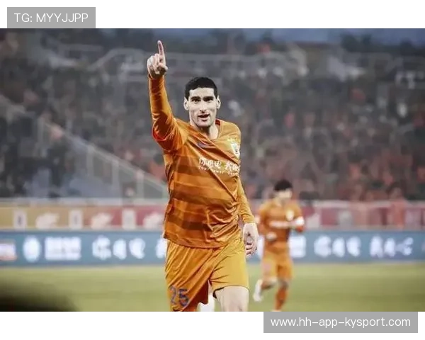 泰山大手笔签下祖马，防线迎来新篇章